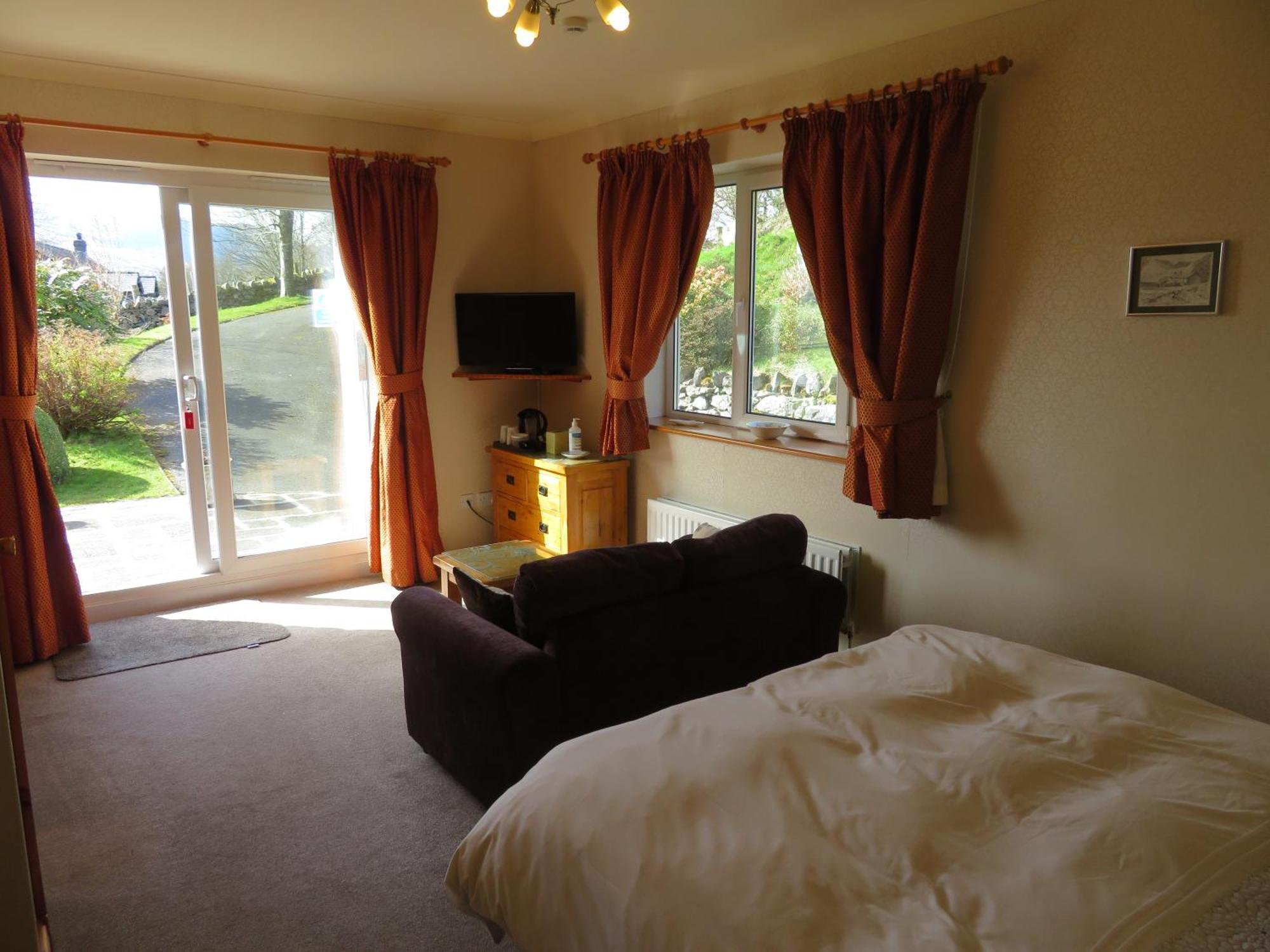 Heulwen Guest House Dolgellau Bagian luar foto