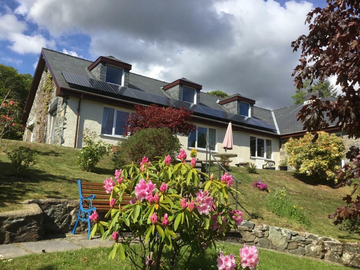 Heulwen Guest House Dolgellau Bagian luar foto